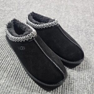 UGG Boots Womens Size 8 Black Suede Ankle Sheepskin Lined Tazz Platform Slip On